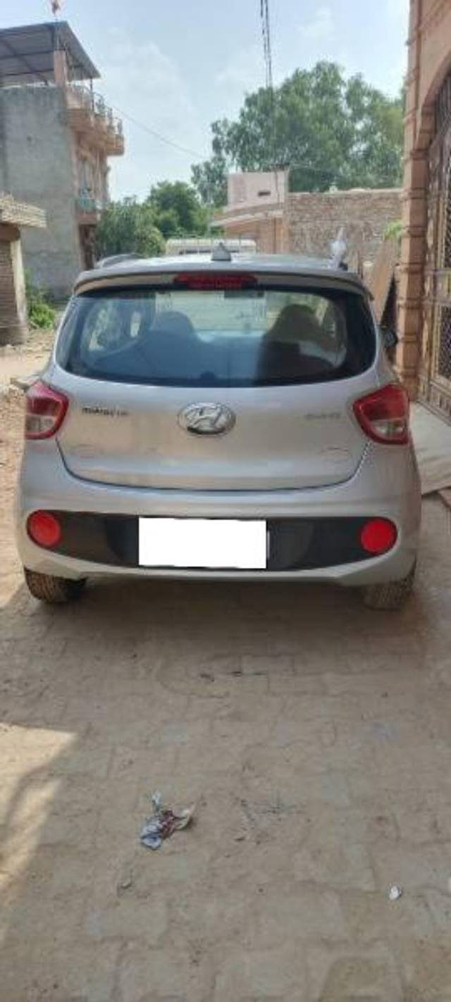 https://images10.gaadi.com/usedcar_image/4326620/original/processed_e2095552-7a81-4212-892d-e8636aef3ab8.jpg?imwidth=6401