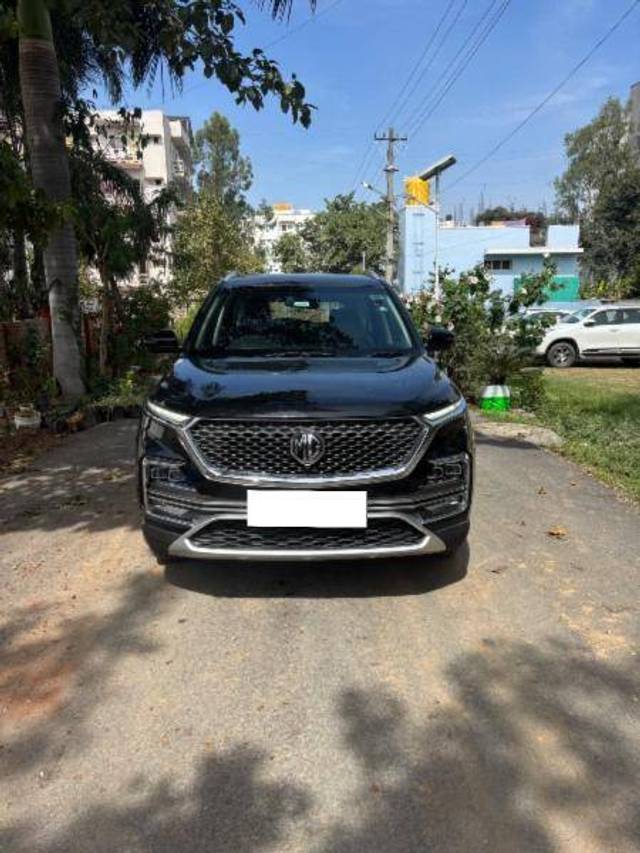 https://images10.gaadi.com/usedcar_image/4326685/original/75f9a61a008edbace73ccf8629d99bad.jpg?imwidth=6400