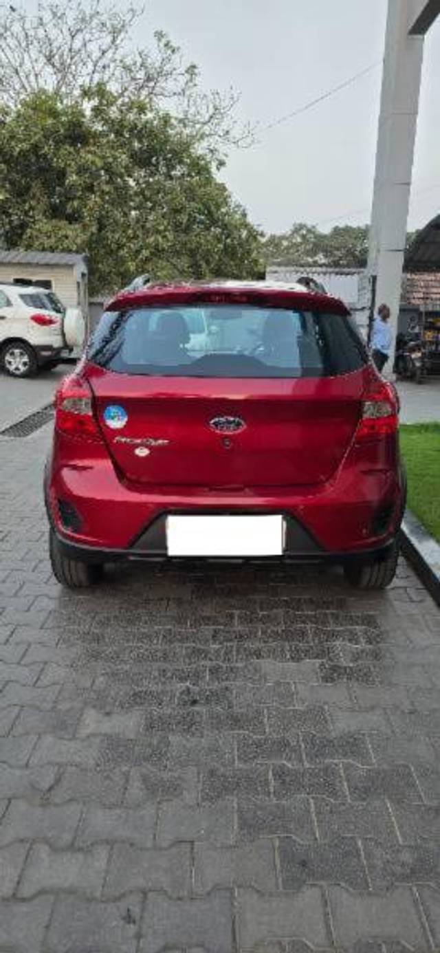 https://images10.gaadi.com/usedcar_image/4326689/original/processed_f60c9f43-5301-4a4c-9a57-8400af83e2cb.jpg?imwidth=6401