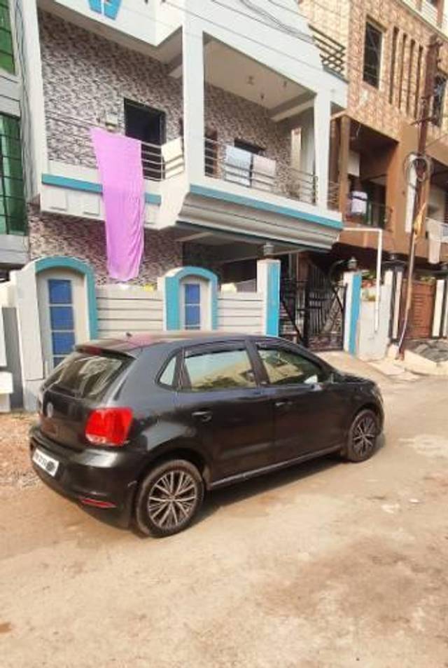 https://images10.gaadi.com/usedcar_image/4326702/original/processed_8fbe6bfc-c328-4555-8e1e-a1c42fe421bc.jpg?imwidth=6401