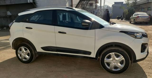 https://images10.gaadi.com/usedcar_image/4326715/original/processed_c5ef5f14bedd8d9150f104cd924cfda3.jpg?imwidth=6402