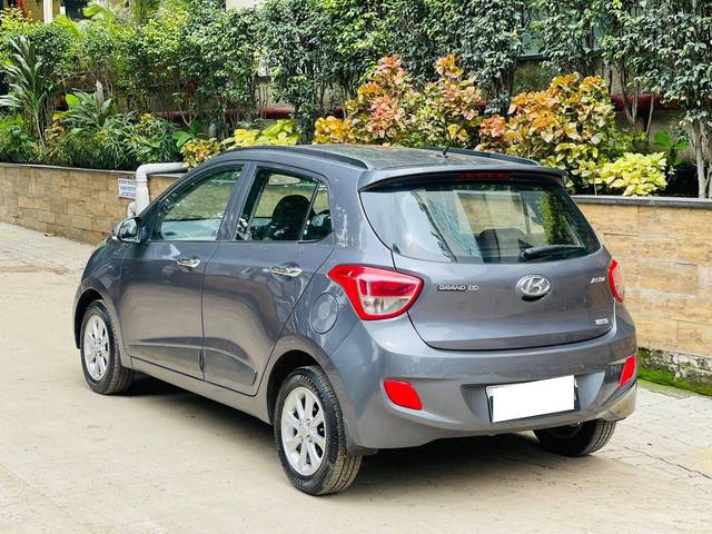 https://images10.gaadi.com/usedcar_image/4326780/original/processed_1711d4a978d8b15ed86603ed95f0e25b.jpg?imwidth=6402