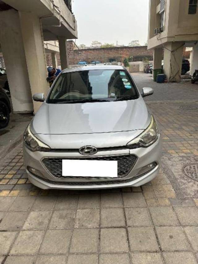 https://images10.gaadi.com/usedcar_image/4326824/original/f720cf83ccb619c20d76b1a9bb37acf9.jpeg?imwidth=6400