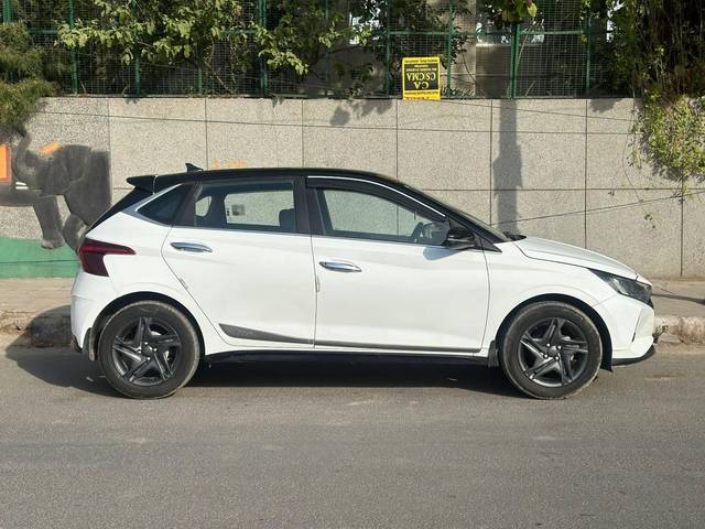 https://images10.gaadi.com/usedcar_image/4326879/original/processed_6ee8dfee4a03300aea56b857ae437351.jpg?imwidth=6401