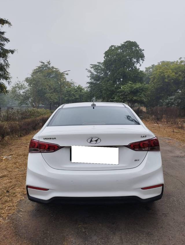 https://images10.gaadi.com/usedcar_image/4326947/original/processed_24970958a99c5ce83390a5ee73b58d3d.jpg?imwidth=6402