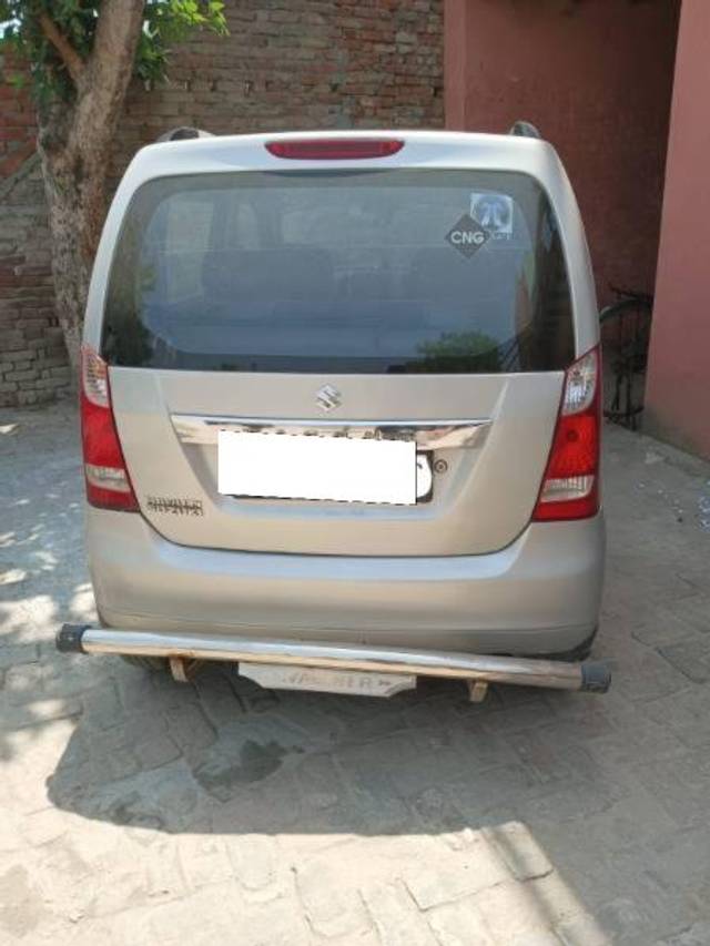 https://images10.gaadi.com/usedcar_image/4326953/original/processed_eb8ea0bc-80f2-4be3-b790-c780af536bb7.jpg?imwidth=6401