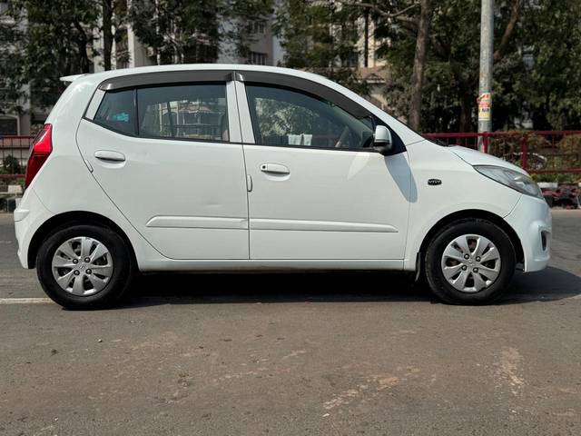 https://images10.gaadi.com/usedcar_image/4326974/original/0c54430331f46a0fb39732f32bda3713.jpg?imwidth=6401