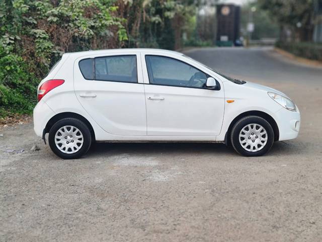 https://images10.gaadi.com/usedcar_image/4327055/original/91ce4d513062d5994fa4150d6132bf03.jpeg?imwidth=6401