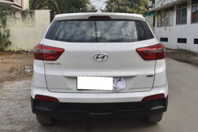 https://images10.gaadi.com/usedcar_image/4327056/original/processed_0432092ae61cc34e47c11f16513979a2.jpg?imwidth=6402