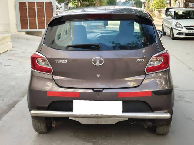 https://images10.gaadi.com/usedcar_image/4327289/original/processed_09000dd833aefee5a56bd30cce0517c3.jpg?imwidth=6402