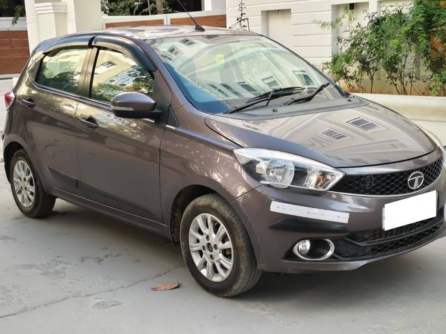 https://images10.gaadi.com/usedcar_image/4327289/original/processed_97ea1e1c38fa6efdee475b38660be489.jpg?imwidth=6400