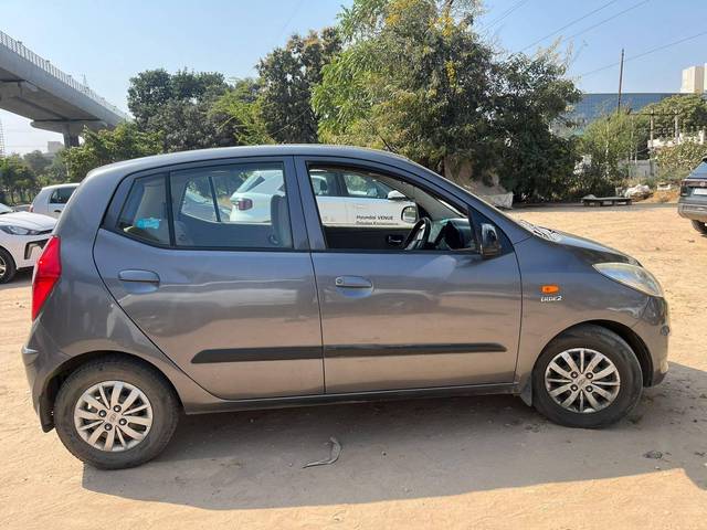 https://images10.gaadi.com/usedcar_image/4327301/original/processed_a3dc70d20ac42589157eed3bb8667561.jpg?imwidth=6401