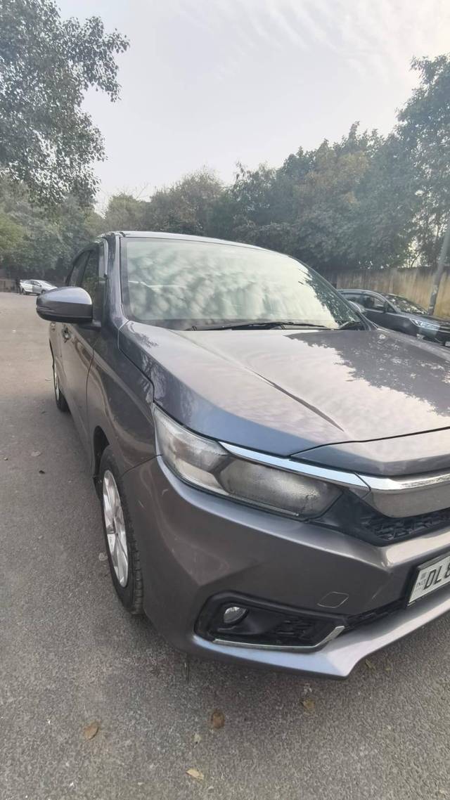 https://images10.gaadi.com/usedcar_image/4327350/original/processed_8a05b82e9f4441ed4b428a5628178605.jpg?imwidth=6400