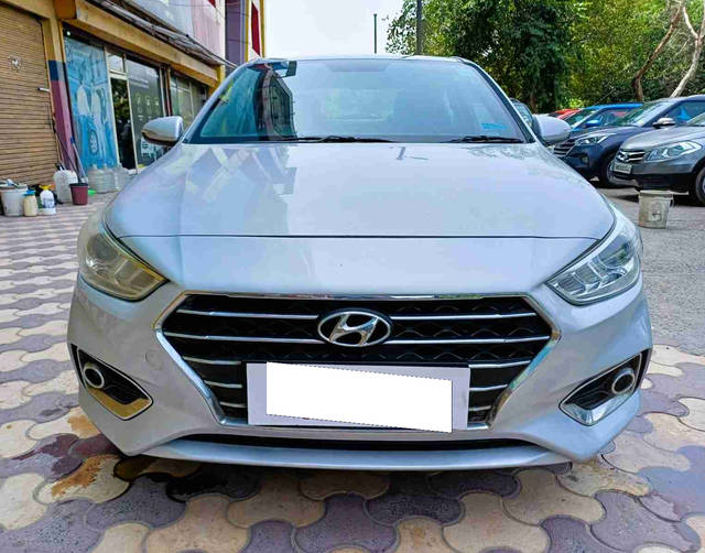 https://images10.gaadi.com/usedcar_image/4327372/original/processed_3f5c2b14abde7d1e0db4a99748d3e8a9.png?imwidth=6400