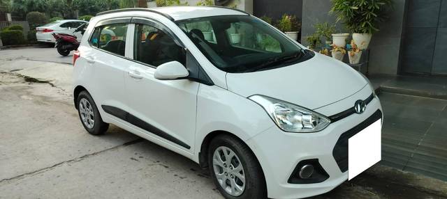 https://images10.gaadi.com/usedcar_image/4327429/original/processed_d5702f7dfe65814e0672b7075bbedb4a.jpg?imwidth=6400