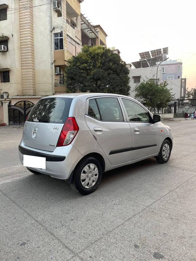 https://images10.gaadi.com/usedcar_image/4327525/original/processed_97de6f2c5a3af9b561263d3db0fa0d34.jpg?imwidth=6401