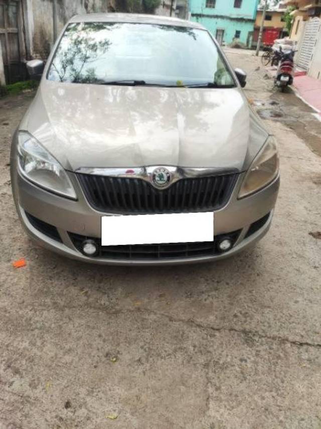 https://images10.gaadi.com/usedcar_image/4327555/original/processed_a70731b3-66f6-406e-9ed9-a16342cc12d4.jpg?imwidth=6402