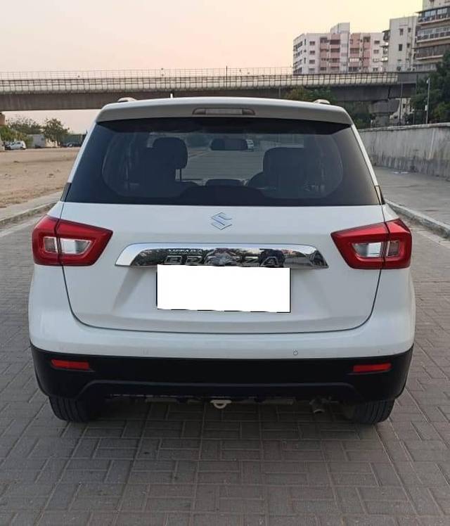 https://images10.gaadi.com/usedcar_image/4327557/original/processed_d4ec6c0a8c5cd3cec325db3001bd434f.jpg?imwidth=6401