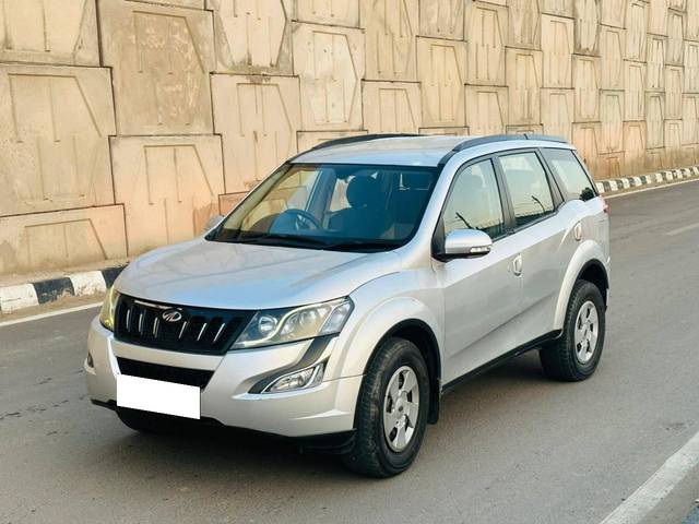 https://images10.gaadi.com/usedcar_image/4327636/original/processed_2a2097af86ffe2e257d3ad08f7477fda.jpg?imwidth=6402