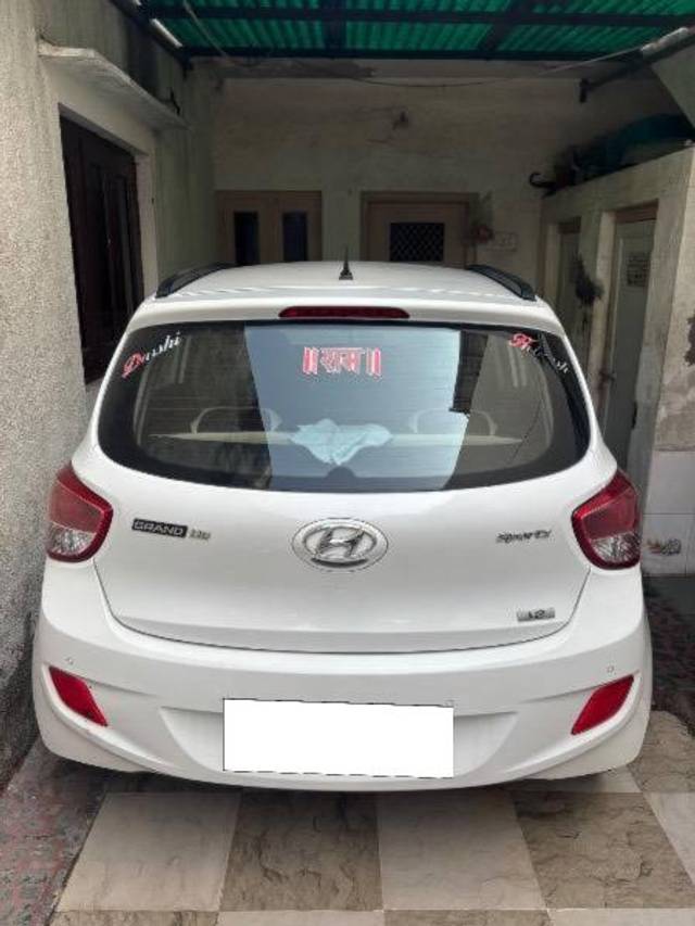 https://images10.gaadi.com/usedcar_image/4327685/original/processed_06036202-4623-4f0c-a462-3f462c7eb0f3.jpeg?imwidth=6402