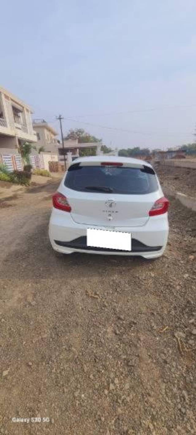 https://images10.gaadi.com/usedcar_image/4327729/original/processed_fd4b99c6-f4d8-4807-b303-ea8a32fea162.jpg?imwidth=6401