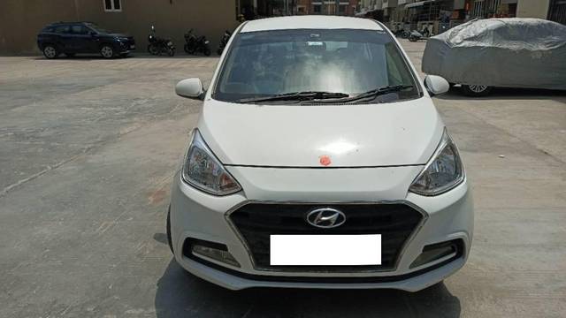 https://images10.gaadi.com/usedcar_image/4327875/original/processed_9e32b10f-2533-4b98-ac8d-ee6e17bf6826.jpg?imwidth=6400