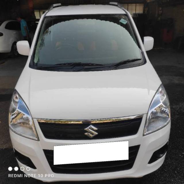 https://images10.gaadi.com/usedcar_image/4327893/original/processed_103e535e-aba1-44ef-889a-63e9dc406d5c.jpg?imwidth=6400