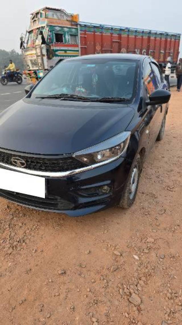 https://images10.gaadi.com/usedcar_image/4327920/original/processed_e04155cf-4170-4182-8b1b-6bb01a7cbba6.jpg?imwidth=6402