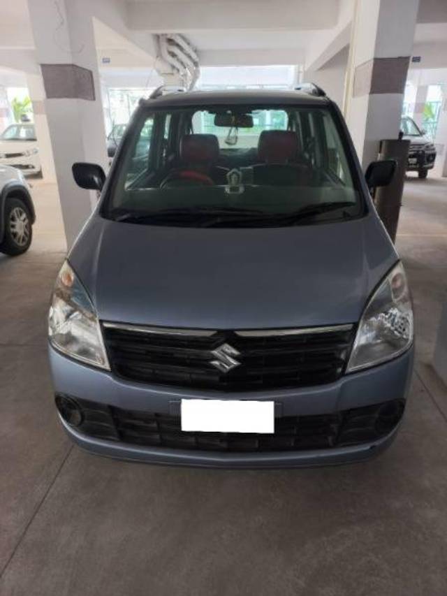 https://images10.gaadi.com/usedcar_image/4327968/original/processed_5f106caf-ffd9-4f10-85c6-8f02602e3b43.jpg?imwidth=6400