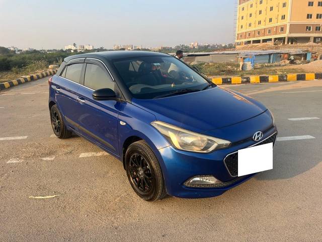 https://images10.gaadi.com/usedcar_image/4327973/original/processed_9140e5597e47d1795fde4f4e357c9848.jpg?imwidth=6400