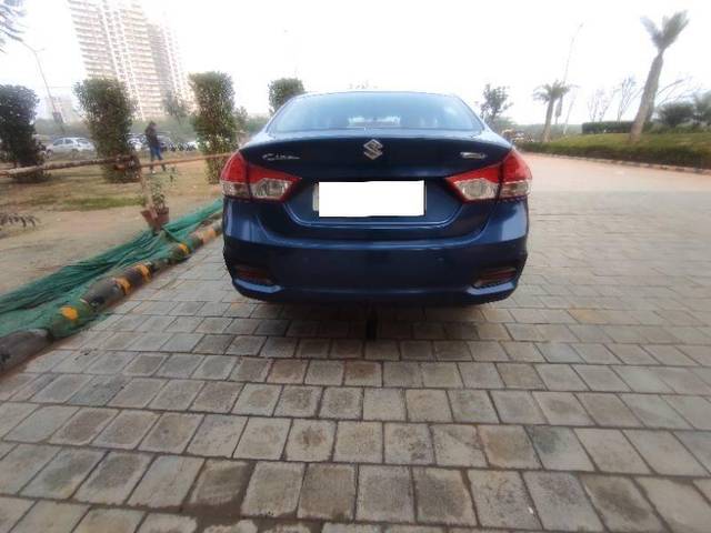 https://images10.gaadi.com/usedcar_image/4328032/original/29ff0dcb29eca54986745ee512e0c39d.jpg?imwidth=6401