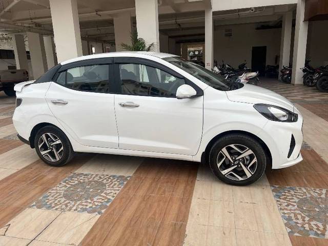 https://images10.gaadi.com/usedcar_image/4328033/original/2c00e00ca673074214d0d8d199d51a1b.jpg?imwidth=6402