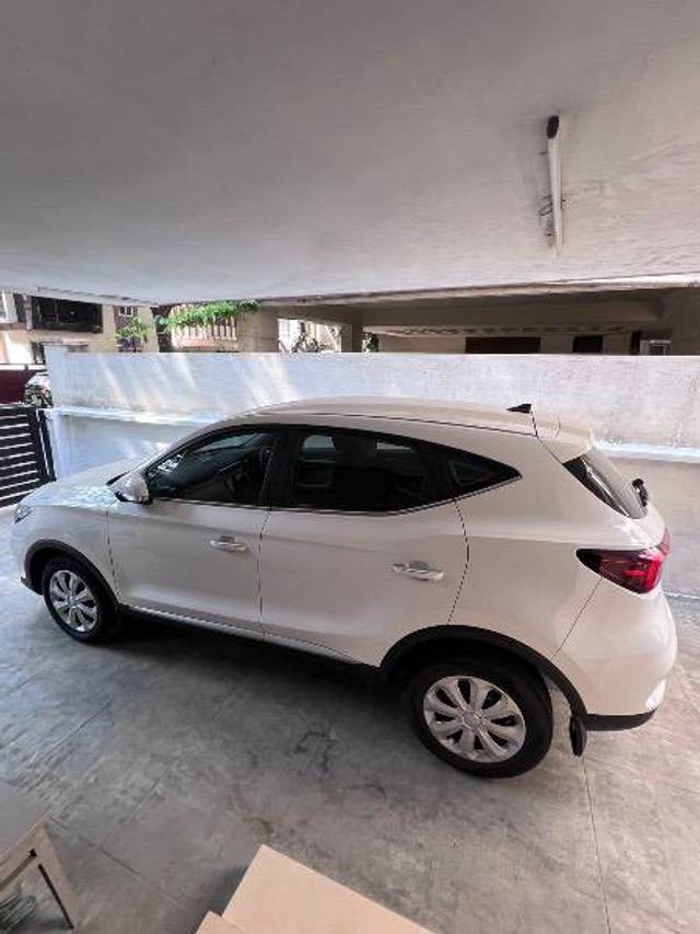 https://images10.gaadi.com/usedcar_image/4328046/original/ea96f33b88baea1ab17ec979f79a6255.jpeg?imwidth=6402