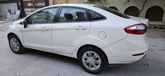 https://images10.gaadi.com/usedcar_image/4328049/original/0711d53bf9825d3baa85e7eeb91a4705.jpg?imwidth=6402