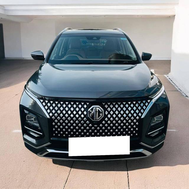 https://images10.gaadi.com/usedcar_image/4328175/original/processed_8bb3d8c62c7de92f0a551452ae6b52f4.jpg?imwidth=6400