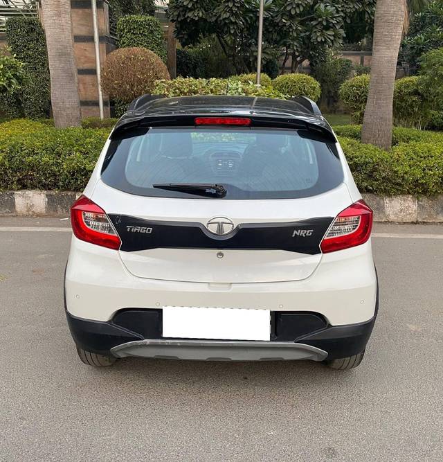 https://images10.gaadi.com/usedcar_image/4328239/original/processed_ebdcf50e6fd4fbc61b3c22c227eaf560.jpg?imwidth=6402