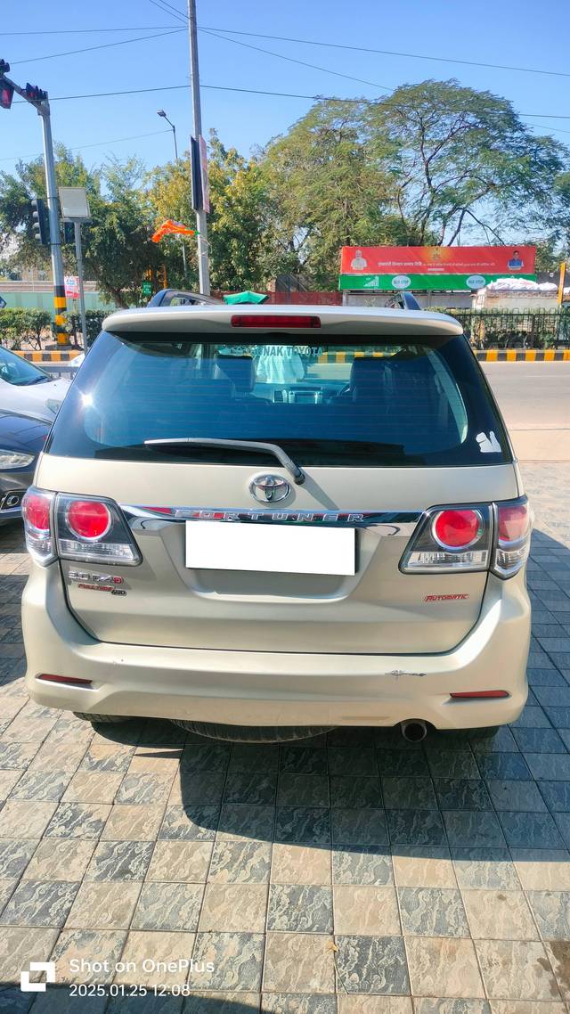 https://images10.gaadi.com/usedcar_image/4328278/original/processed_07bf589950182c51de32ce1311066504.jpg?imwidth=6401