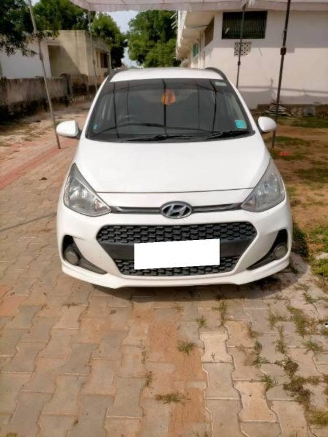 https://images10.gaadi.com/usedcar_image/4328383/original/processed_a8d638be-5305-4b3b-86ea-c1e12ff6242c.jpg?imwidth=6400