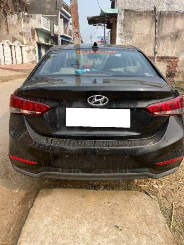 https://images10.gaadi.com/usedcar_image/4328433/original/processed_8dee1cd7-c38c-45c3-a175-0efec8f910a3.jpeg?imwidth=6401