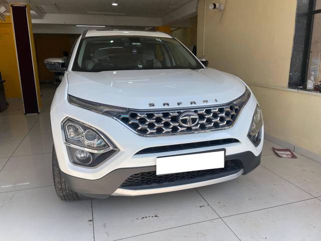 https://images10.gaadi.com/usedcar_image/4328499/original/processed_82b6cb6005be8eba6a439176874d66c5.jpg?imwidth=6400