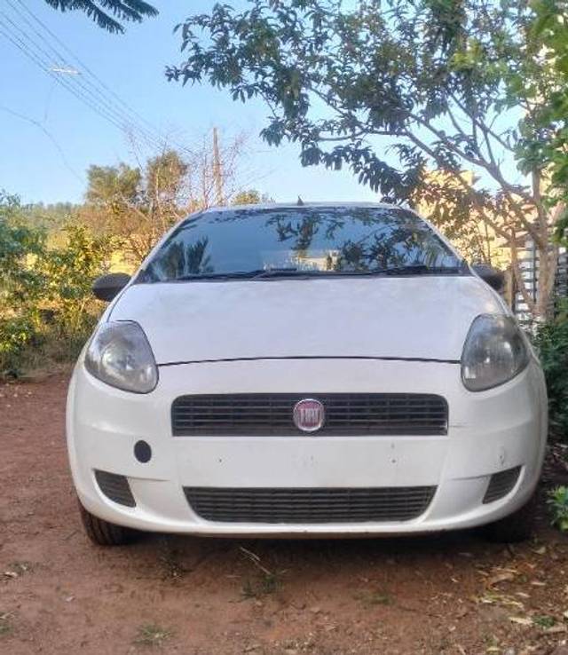 https://images10.gaadi.com/usedcar_image/4328506/original/processed_c0b33333-fe7e-4475-8fa9-50bf6f730f4f.jpg?imwidth=6400