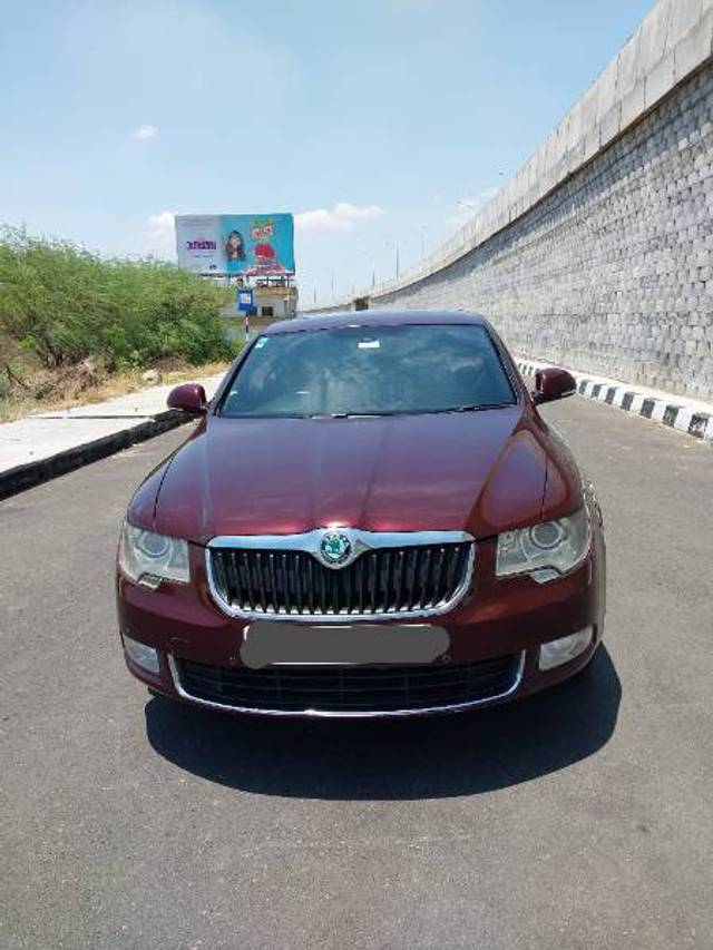 https://images10.gaadi.com/usedcar_image/4328517/original/4f56160418dcbfc13269537d63356349.jpg?imwidth=6400