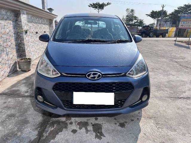 https://images10.gaadi.com/usedcar_image/4328580/original/processed_22d818f2-cd4b-4d6c-90d1-5095cb2cd28e.jpg?imwidth=6402