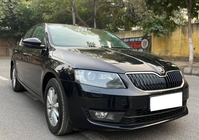 https://images10.gaadi.com/usedcar_image/4328583/original/processed_16816183ea5fc4d1b220d58fd70f3f29.jpg?imwidth=6400