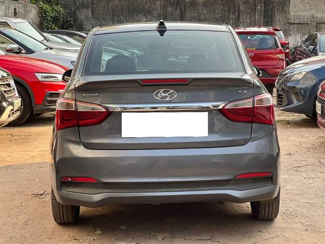 https://images10.gaadi.com/usedcar_image/4328604/original/processed_5783be2b488bdcb7f156e29b2623269f.jpg?imwidth=6401