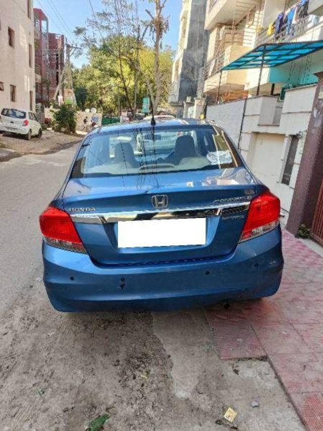 https://images10.gaadi.com/usedcar_image/4328624/original/c03955f3cb7fbcb177729238960e74a9.jpg?imwidth=6401