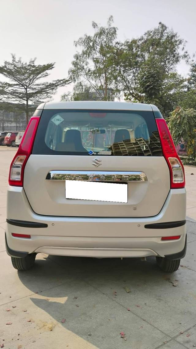 https://images10.gaadi.com/usedcar_image/4328654/original/processed_f8518e2bd74586796b206b2143536ebd.jpg?imwidth=6401