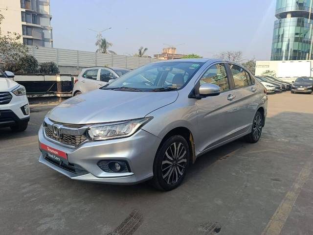 https://images10.gaadi.com/usedcar_image/4328752/original/processed_fbee6e9035f1739e606cee3d44f1a341.jpg?imwidth=6400