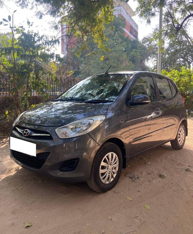 https://images10.gaadi.com/usedcar_image/4328759/original/processed_9d2854c3e1a4a871c4cb6eec59516f53.jpg?imwidth=6402