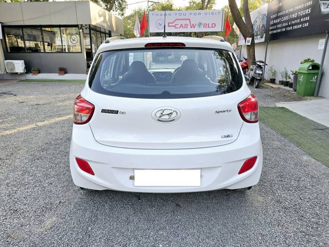 https://images10.gaadi.com/usedcar_image/4328765/original/processed_9b8a3a65bbdbe9f611b5ad72c5962e41.jpg?imwidth=6402